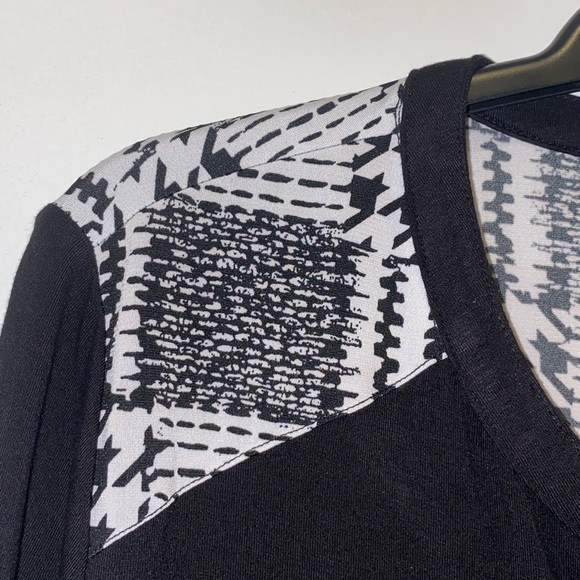 Black plaid Peter Nygard blouse - Picture 2 of 10